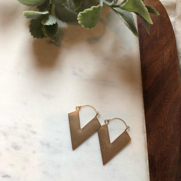 Jewelry - The Alli - Geometric V-Shaped Drop Earring